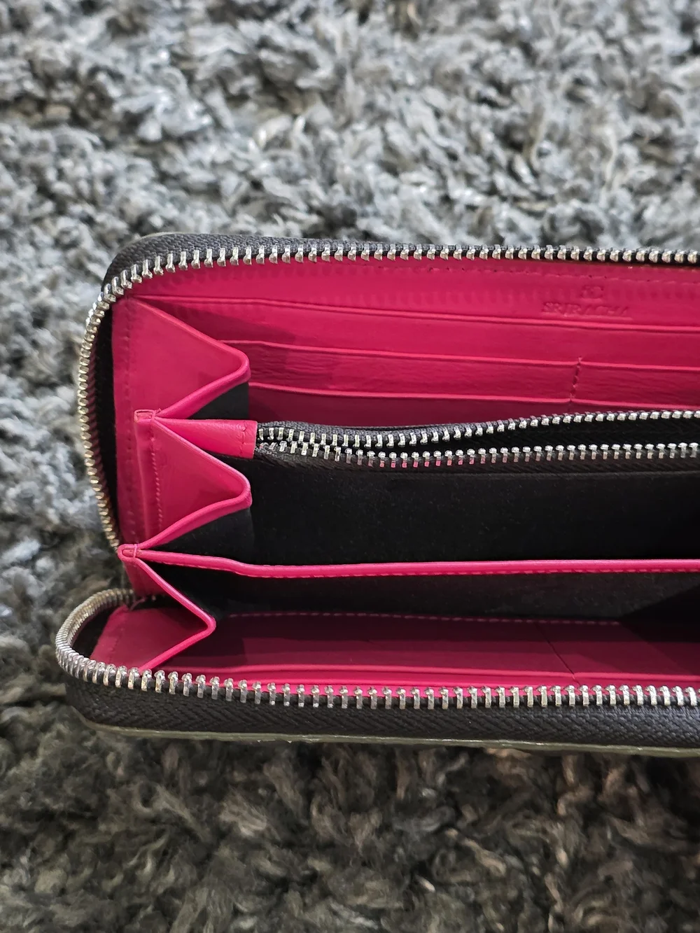 SRIRACHA Textured Croc-Embossed Zip Wallet - Gray